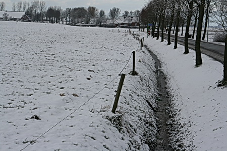 Rechts sloot en Noorderweg richting 't Hoekje . 