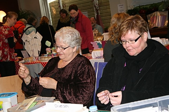 Het vermaarde duo kaartenmakers, Harma & Co, is ook weer van de partij. Druk doende met nieuwe creaties...