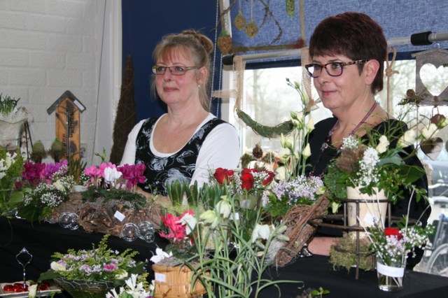 En kijk eens wat je allemaal met bloemen kunt doen! Stralend gepresenteerd!