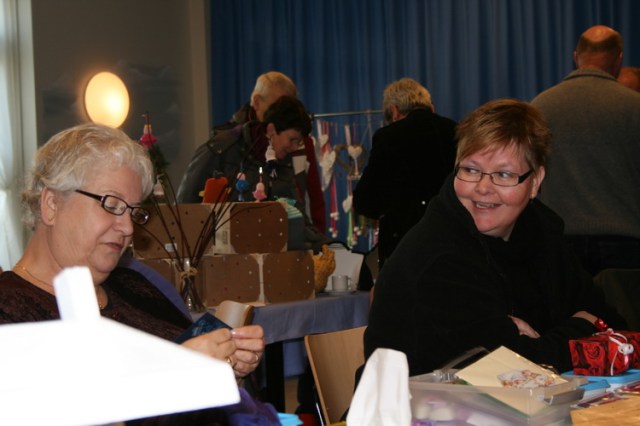 Ja, Harma & Co zijn er ook nog, draden in naaldogen stekend! Met humor!