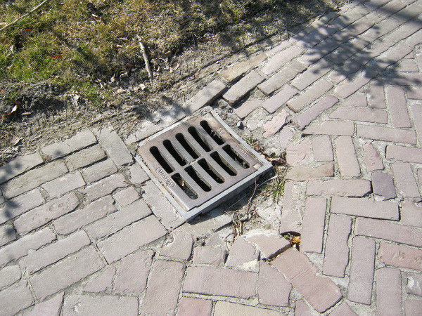 Struikelplek in de bocht van Verlengde Oosterweg naar Noordwijkweg...