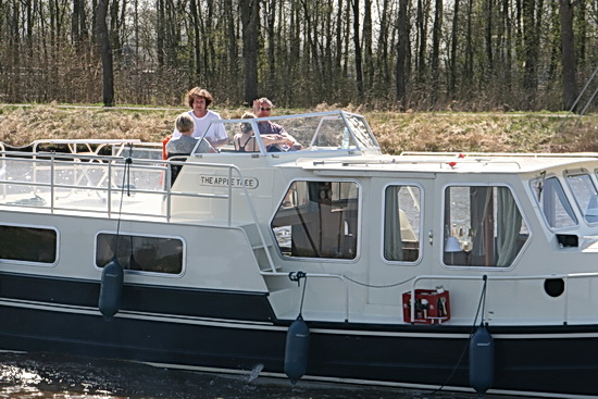 En via nummer 4 het afscheid van deze "vlootshow".... Even wuiven!