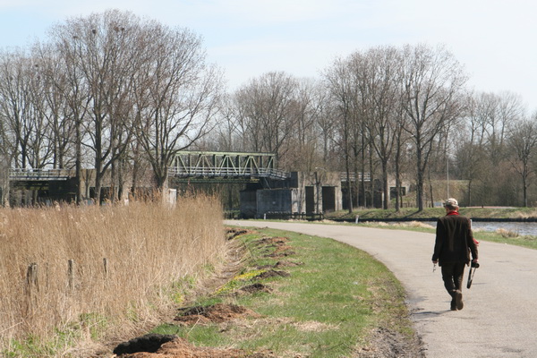 Zou het inderdaad zo zijn dat, waar broer Hemmo nu loopt met zijn Nikkon, straks de jachten en vrachtboten varen?