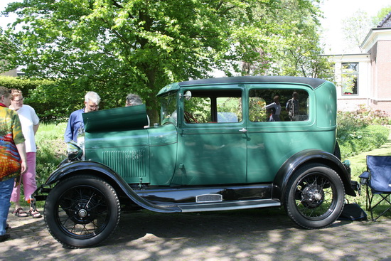 Oldtimer zoals die in mei 2008 viel te bewonderen aan de Langestraat