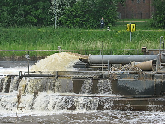 Een prachtig gezicht, al begrijp ik er weer eens geen lor van..... Toch maar opzoeken via Google, deze bijzondere "Adelaar"!
