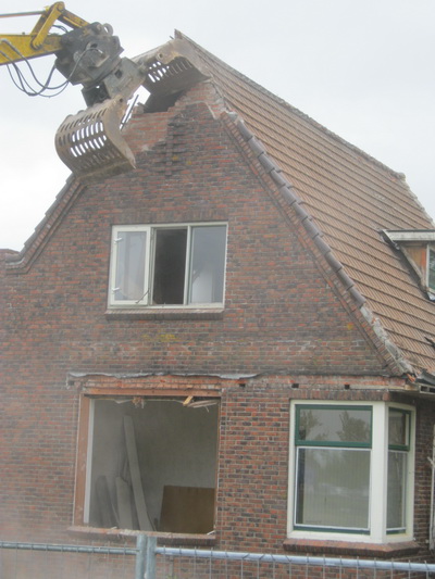 Uit stof zijt gij opgebouwd en tot stof zult gij wederkeren. Stoffig is het inderdaad....