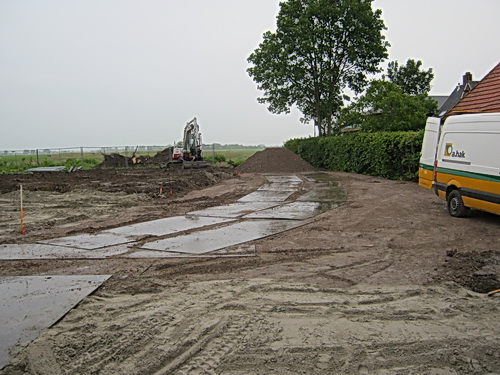Op de sloopkavels van Langestraat 11 en 9 is het (bijna) rustig.....