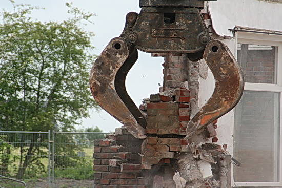 Knibbel knabbel knuistje, wie knabbelt er aan mijn huisje??
