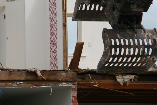 Dat vind ik geweldig, de haast speelse manier waarop de kraanmachinist de grijper hanteert. Soms heel subtiel....