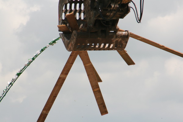 De laatste uren van het Siekmanpand, een sloopkunstwerk in de lucht....