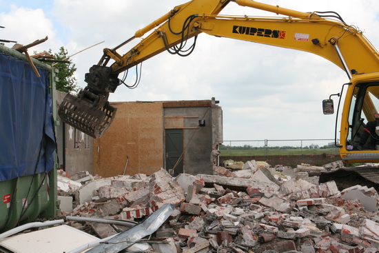 Even nog de begane grond afhandelen en dan volgende week puin ruimen....