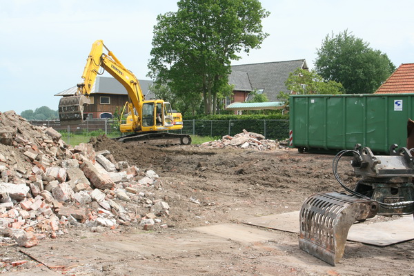 Afscheid na anderhalve sloopweek, getuige van BORKkundigheid (en nuchterheid...) Met enige weemoed, maar ook berusting. "t Is nait aans...."