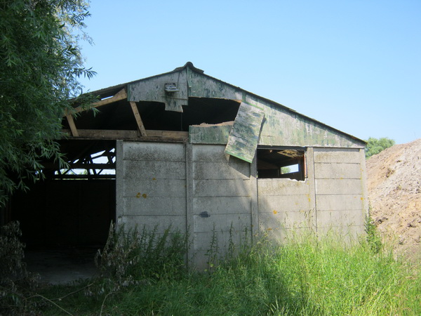 In verband met de komst van de N355-verlegging werden na een moeizame procedure de schuur en het land verkocht aan de overheid. De schuur stond geruime tijd leeg en werd vooral de laatste tijd steeds vaker mikpunt van vandalisme.