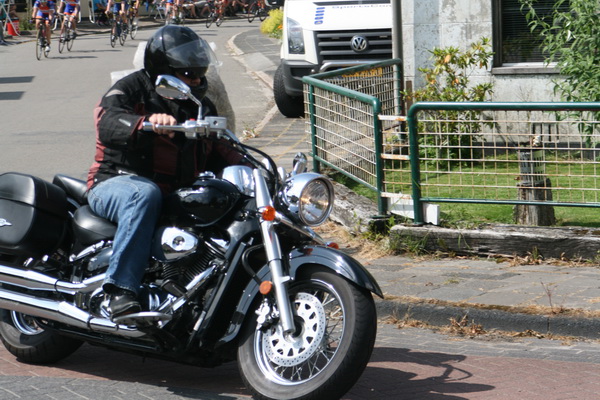 Nog meer bochtenwerk, deze keer van motorman Kuperus. Hij wordt ingeschakeld als er meer groepen ontstaan, door het hoge tempo (en de warmte?)
