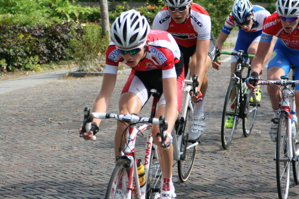 Ja, deze wielersport blijft me boeien, vooral op liefhebbersniveau. (Compensatie van een niet gerealiseerd voornemen?)