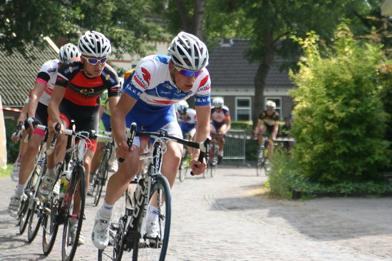 Opnieuw een van de broertjes Potze aan de kop, het tempo hoog houdend
