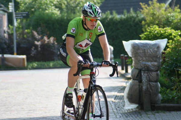 Als ik me niet vergis, is dit de winnares van vorig jaar, Janneke Ensing. Toen maakte ze indruk met een imponerende solo. En deze keer?