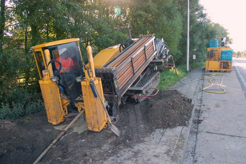 De boorinstallatie, vanuit een andere hoek.