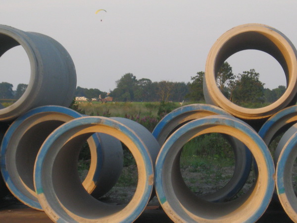 En in de verte nog zo'n bromvlieger.....