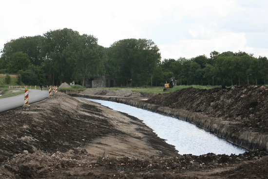 Kiekje van west naar oost, richting spoorbrug. IJkpunt voor de komende werkzaamheden vanaf maandag 12 augustus a.s.!