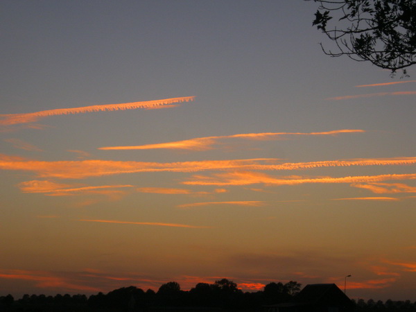 's Avonds eerst langs de N355 een bijzondere zonsondergang vastgelegd......
