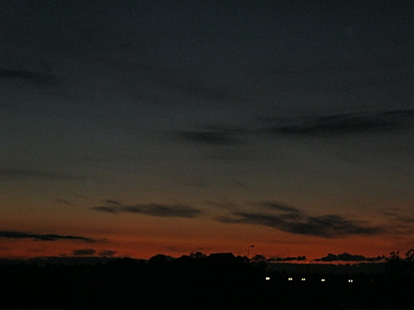 Ja, ik was aan de late kant vanavond... Maar ook dit restant van de zonsondergang (richting Niezijl) is als afsluiting de moeite waard!