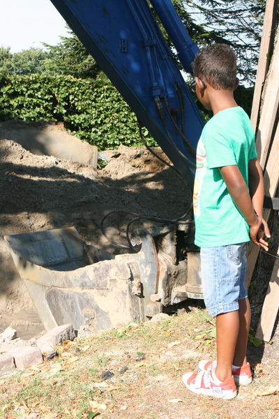 Interesse en leergierigheid bij een jonge toeschouwer....