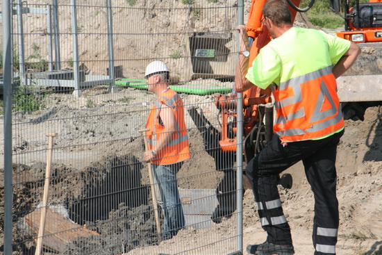 En dan moet er worden gebeld.... "Hallo, is er nog iemand bij het Waterleidingbedrijf???!"