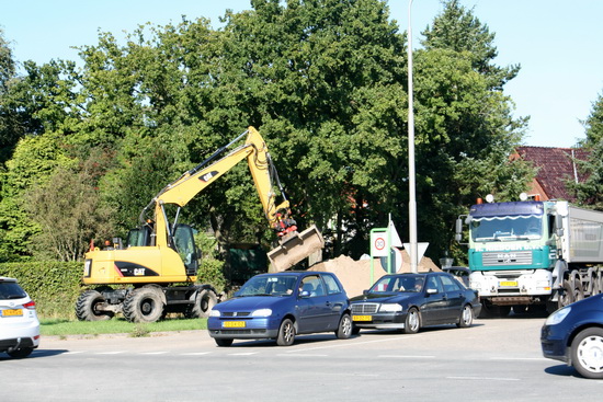 Dit is een historisch plaatje, komt nooit meer terug! Het verkeer, komend uit Noordhorn, gaat of naar de N355 of naar de Industrieweg. Vanaf 28 september niet meer mogelijk, volg de borden!