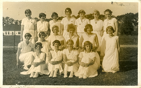 JanT Groepsfoto meisjes schoolfees verklt