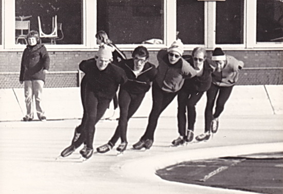 Oefenen op de kunstijsbaan in het Stadspark
