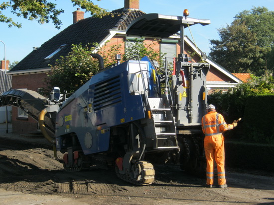 Een kink in de kabel, de machine slaat niet aan. Iets verstopt? Bekneld? Even met een schep wat schoonmaken...