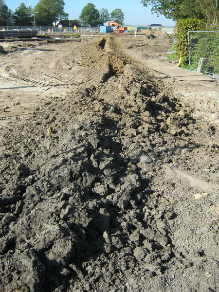 Of heeft het apparaat deze lange sleuf gegraven? Komt daar de tunnelbegrenzing?