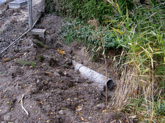 Aan de rand van het tunnelterrein ligt nog een onafgemaakt buizenstelsel. Loze leiding.... 