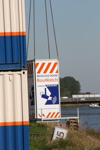 Daar gaat ie..... Uit het zicht! (= Uit mijn zicht...)