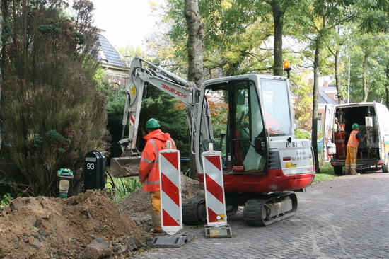 Aan de Langestraat Noord wordt een particuliere aansluiting geregeld, in het kader van de duurzaamheid. Daar komt nog wel iets voor kijken!