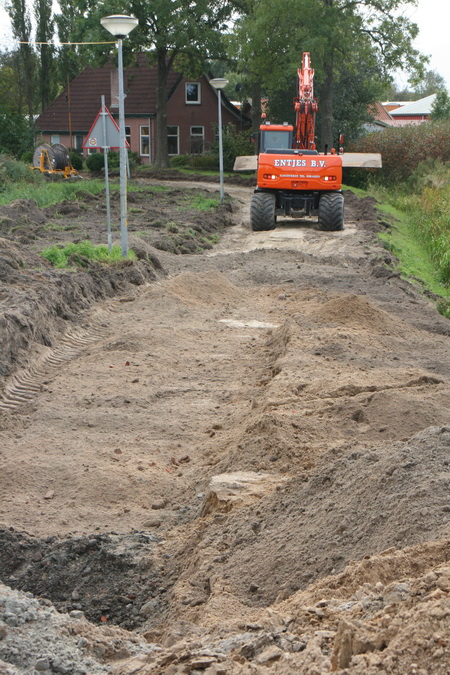 Woensdagmiddag 9 oktober, zo ligt het noordelijke eind van de Mokkenburgweg erbij. Ook die route is niet meer bewandelbaar of befietsbaar. Het wordt wel erg benauwend in ons Noordhorner leefwereldje...