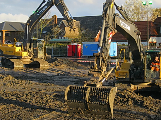 Dit vind ik een fraaie foto! Net ballet! (Heb je hem weer....)