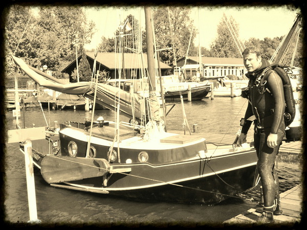 Feike als duiker, in sepia....