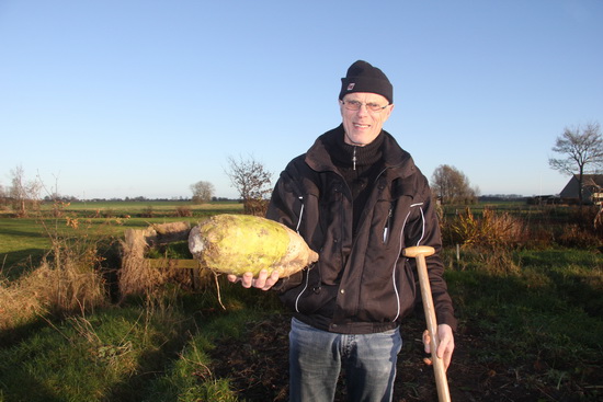Sipke met forse voederbiet