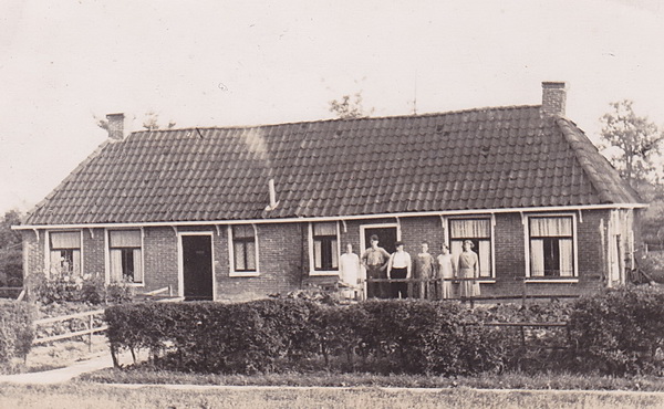 Huis zuidkant NH-kerk verkl