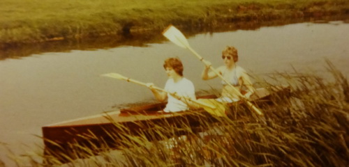 Met zus(je) in de kano...